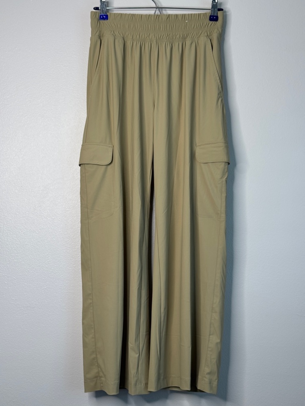 Old Navy Wide Leg Cargo Pants Light Khaki Size XS Petite TP Pockets Tech Fabric